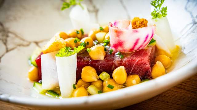 Plat Au fil des Saisons · Restaurant semi-gastronomique à Etupes